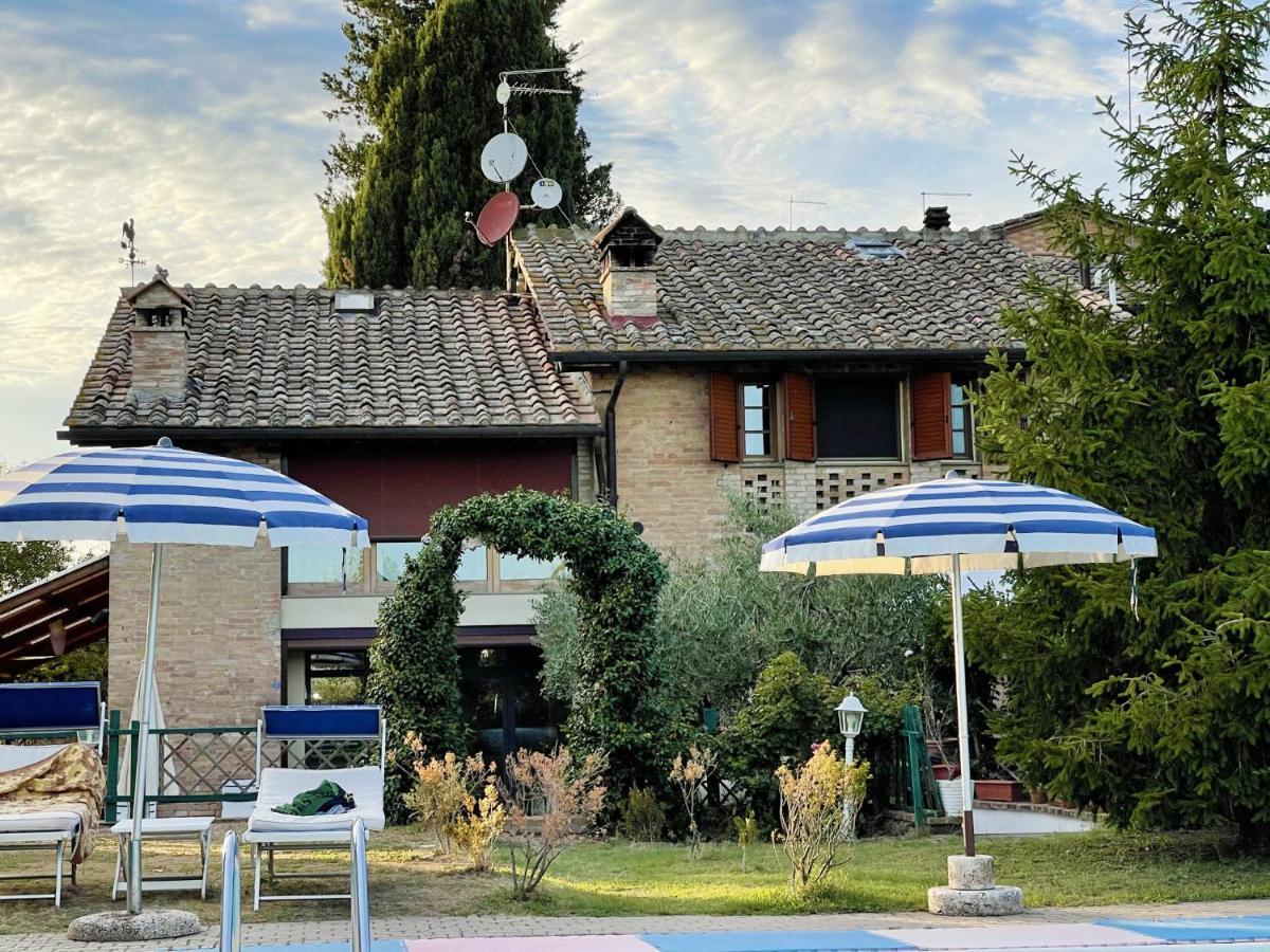 Appartamento Con Piscina E Giardino A Siena Exterior foto