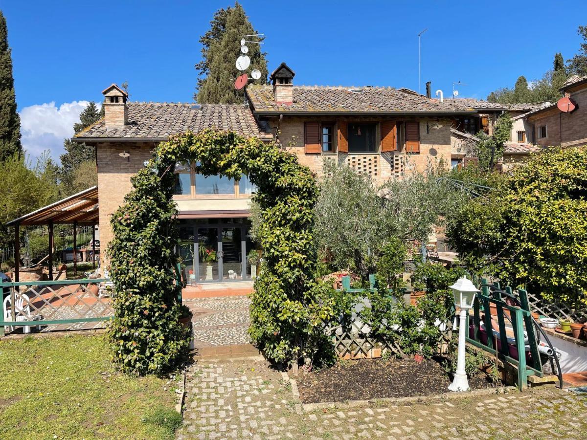 Appartamento Con Piscina E Giardino A Siena Exterior foto